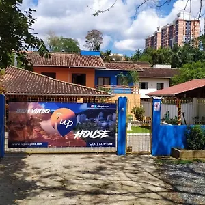 Iup House Albergue